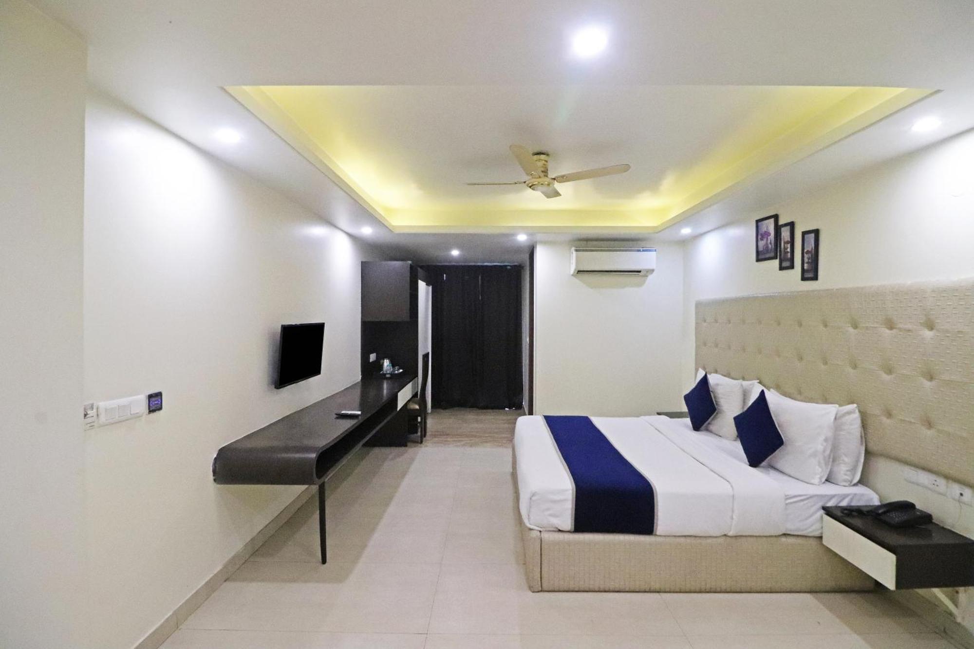 Hotel The Archer Artemis Hospital Road Sector 52 Γκουργκάον Εξωτερικό φωτογραφία